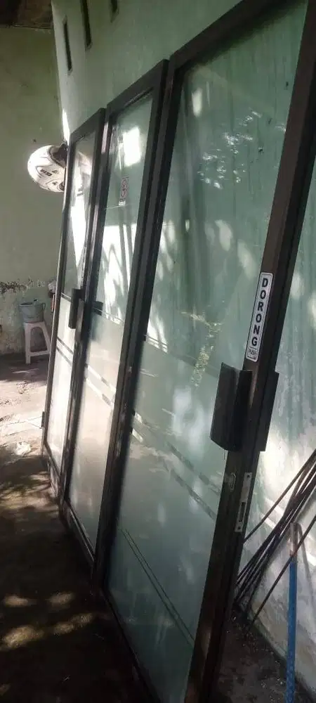 DIJUAL BORONGAN 2JT  Daun Pintu KACA Frame Almini