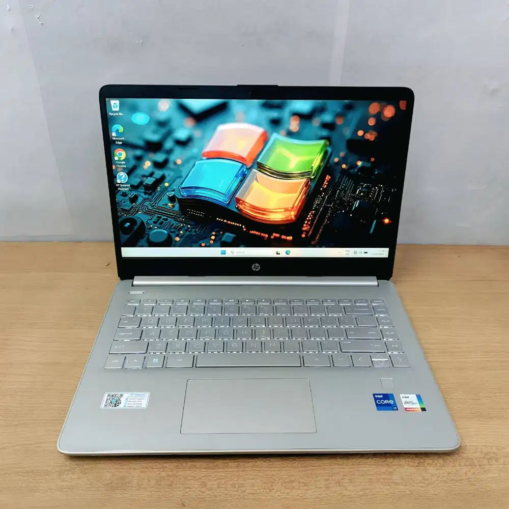 Laptop HP 14s Core i7 gen 12 8GB SSD 512GB Garansi Resmi On Backlite