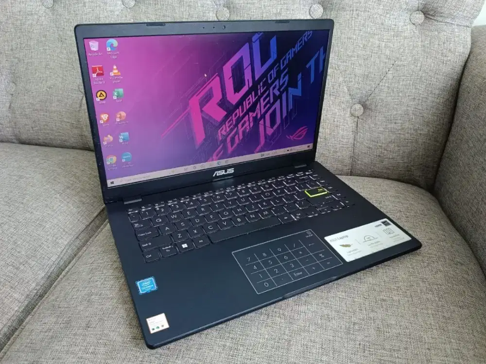 Laptop Asus Vivobook E410