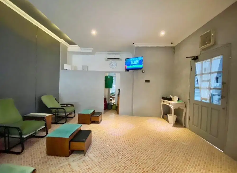 terapis pria pijat refleksi area sunter hijau jakarta utara