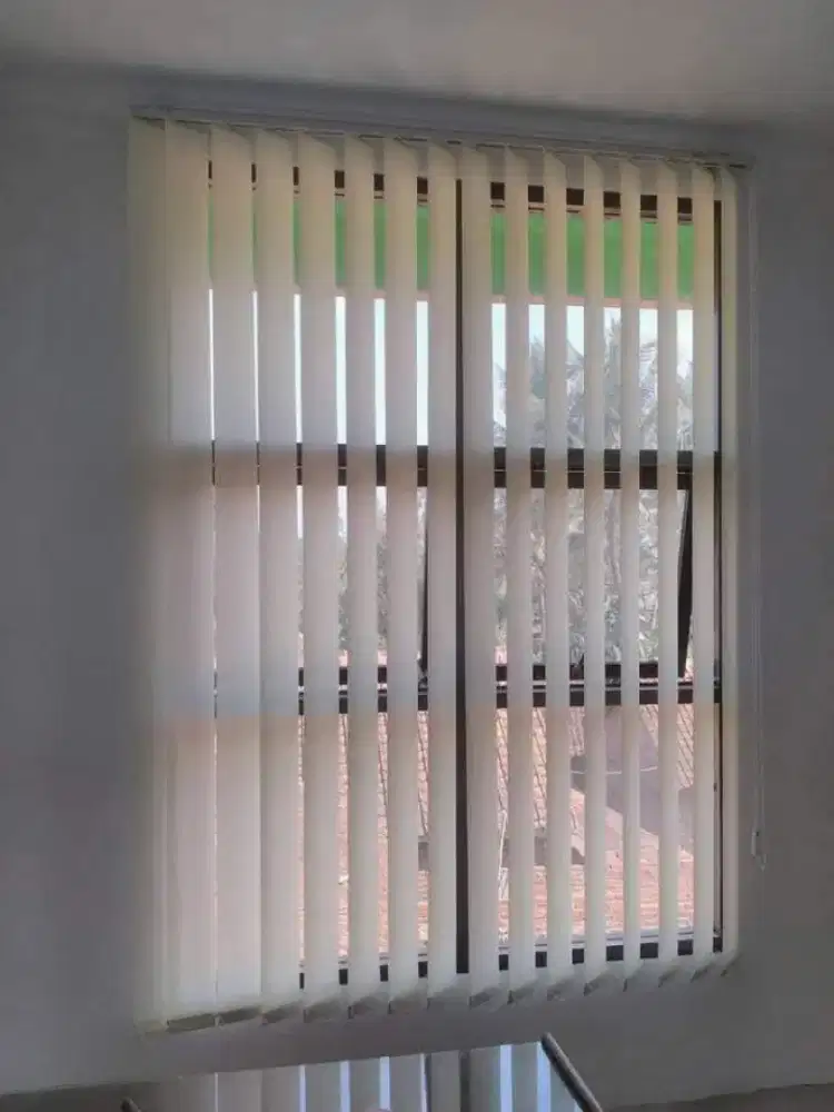 Gorden Vertical blind