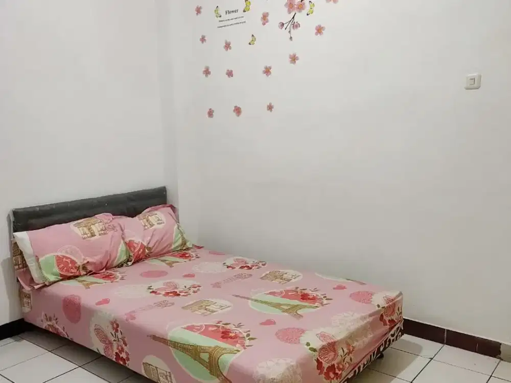 Kost AC Wi-Fi, Dekat Halte TJ & Stasiun Komuter