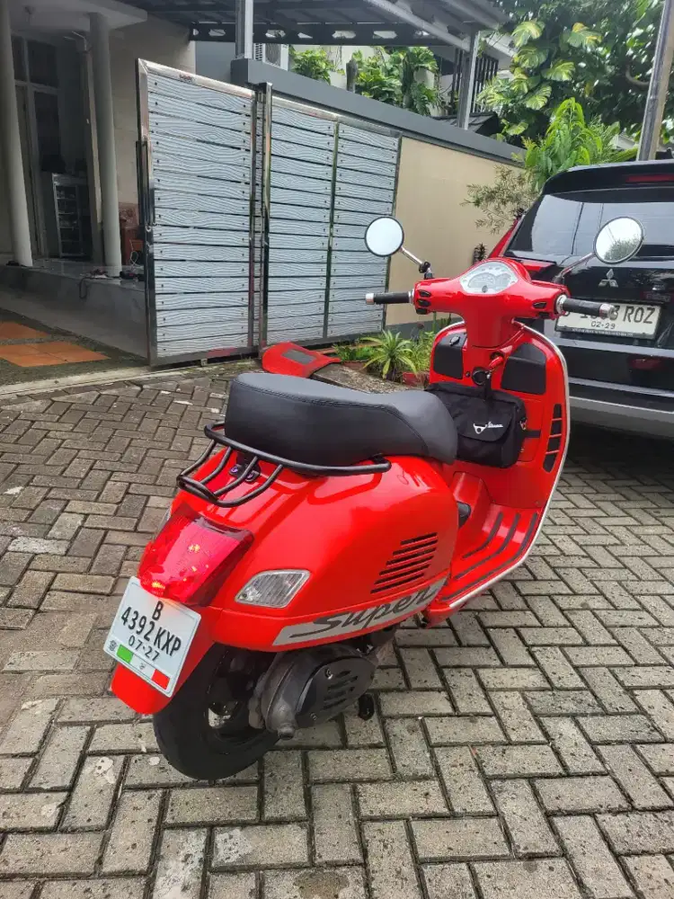 Vespa GTS 150 3v Merah
