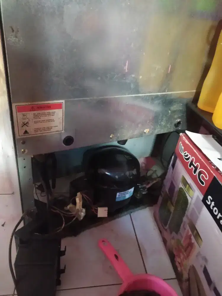 JASA SERVICE KULKAS,AC DAN MESIN CUCI