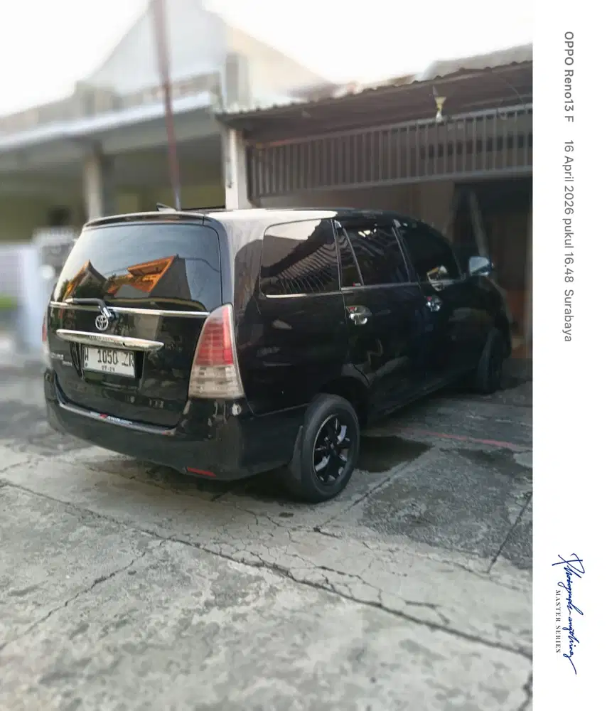 Toyota Kijang Innova 2010 Bensin