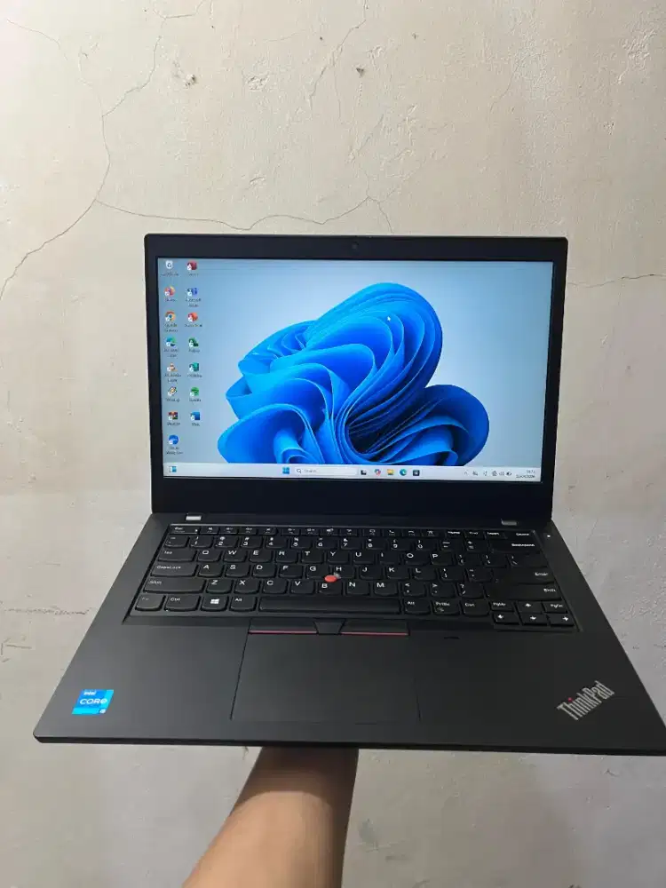 Lenovo Thinkpad L14 Intel core i5 Gen 11 ram 8gb SSD 128gb mulus awet
