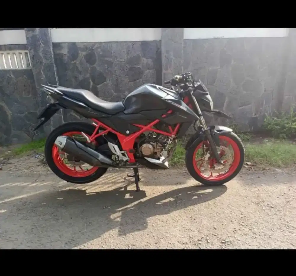 Honda CB150R 2016