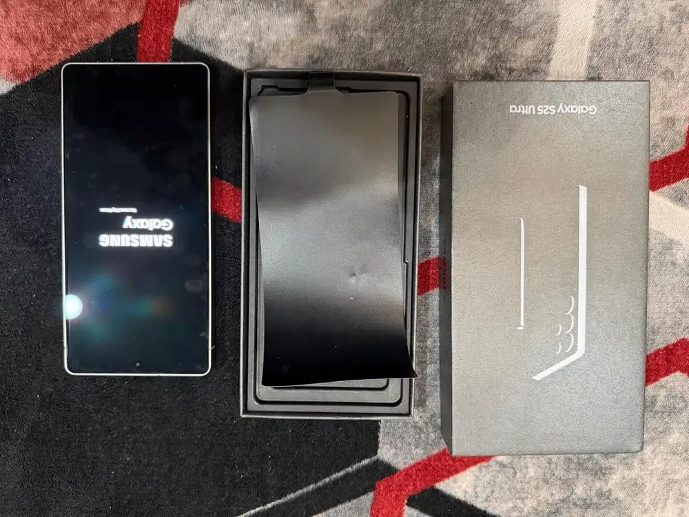 Samsung S25 ultra 12/256