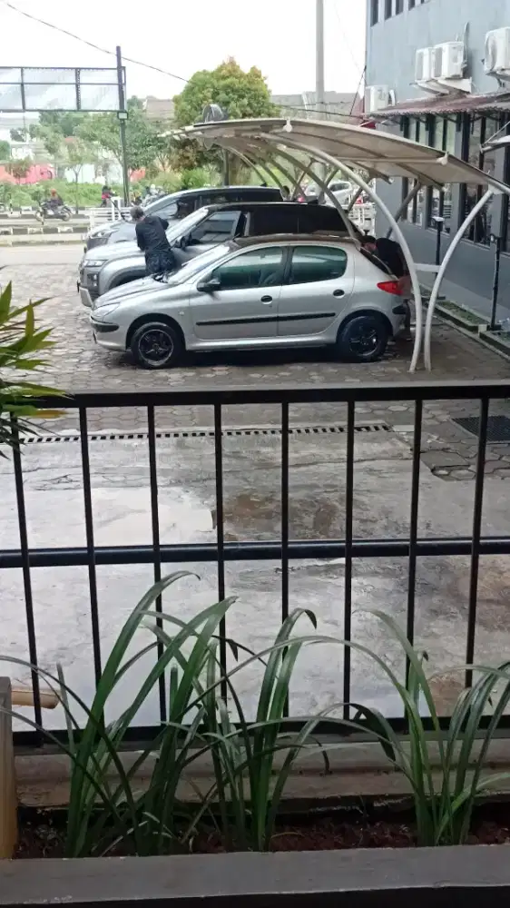 Peugeot 206 cbu thn 2001