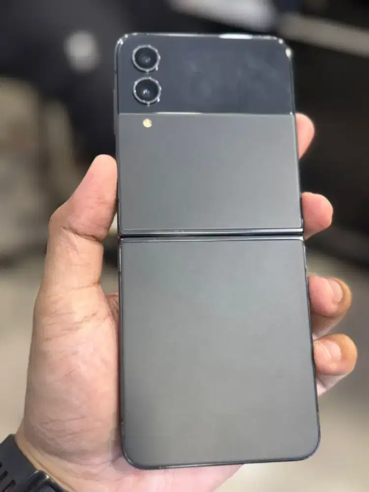 Samsung Z flip 4 5G ram 8/256 resmi sein