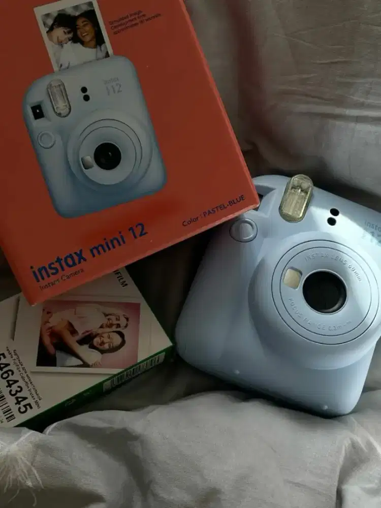 Preloved Fujifilm Instax Mini 12 - Like new