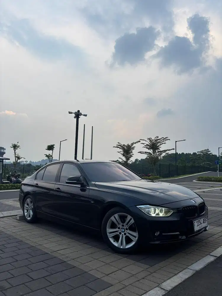Bmw F30 320i (2013)