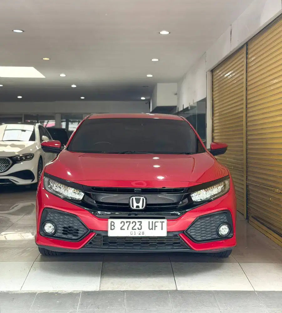 Honda Civic Hatchback 1.5 2018 January Automatic Merah Metalik Vieta M