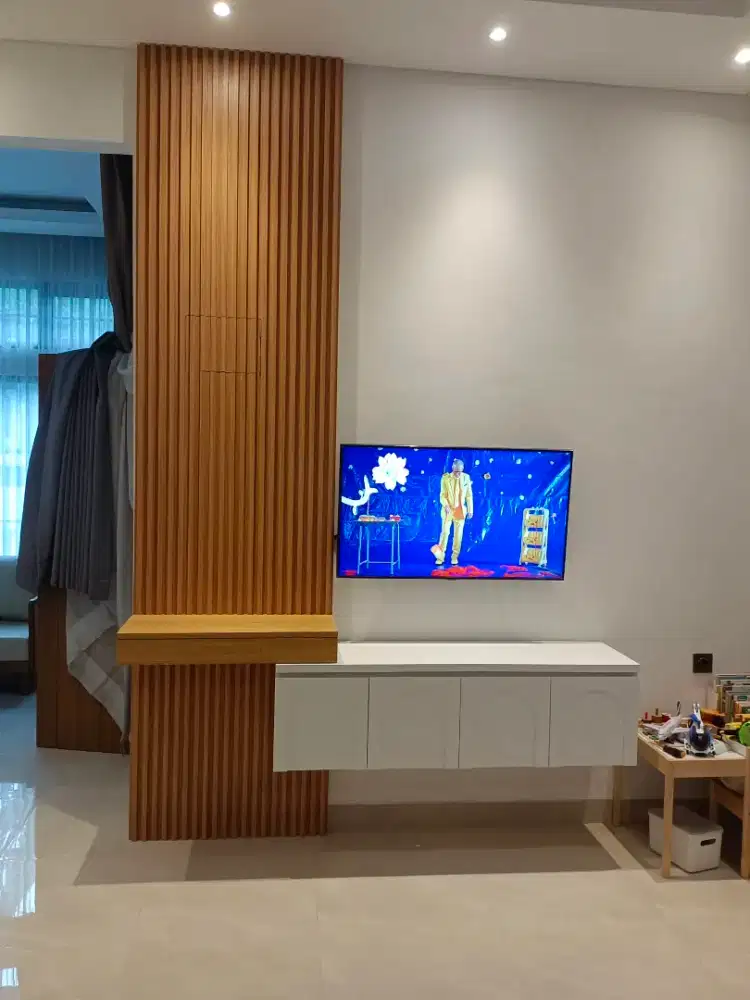 Backdrop TV Ruang Tamu