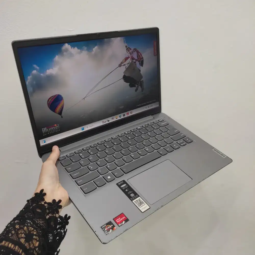 Lenovo IdeaPad Slim 3 Ryzen 5-5625U RAM 8GB SSD 512GB