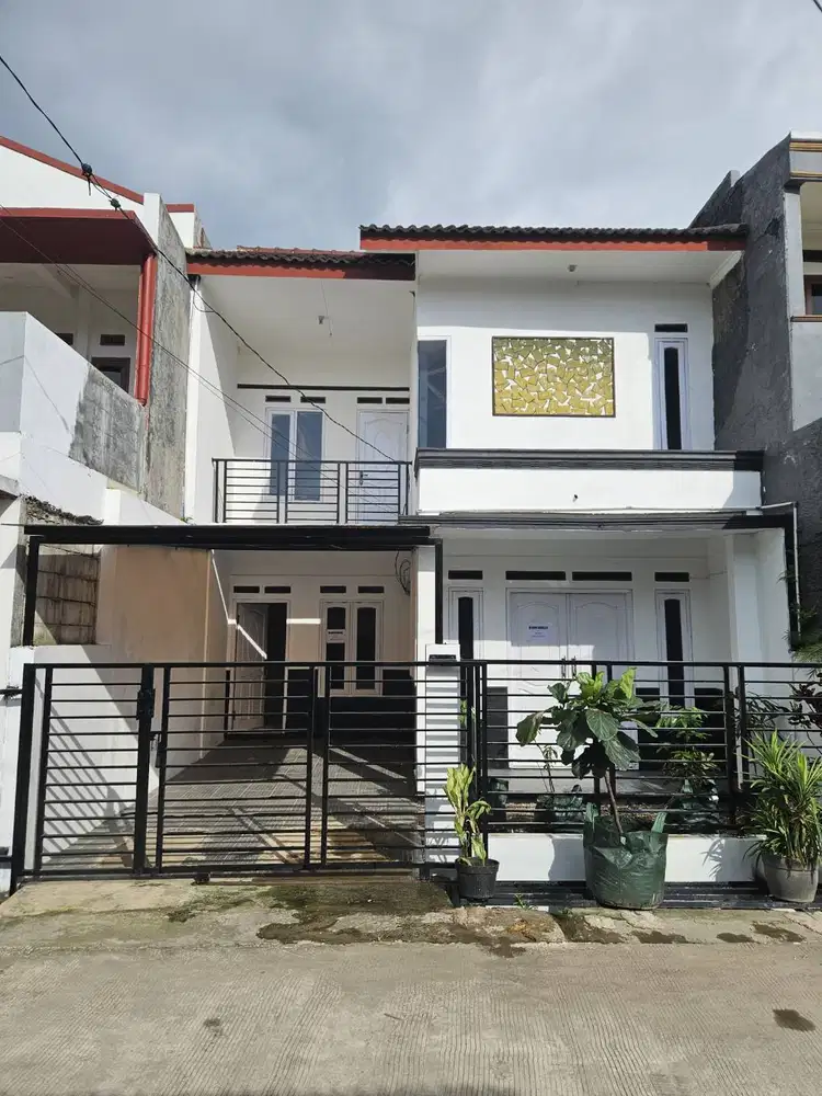 RUMAH TINGGAL DISEWAKAN / DIKONTRAKAN PER TAHUN KOMPLEK TAMAN CILEUNY