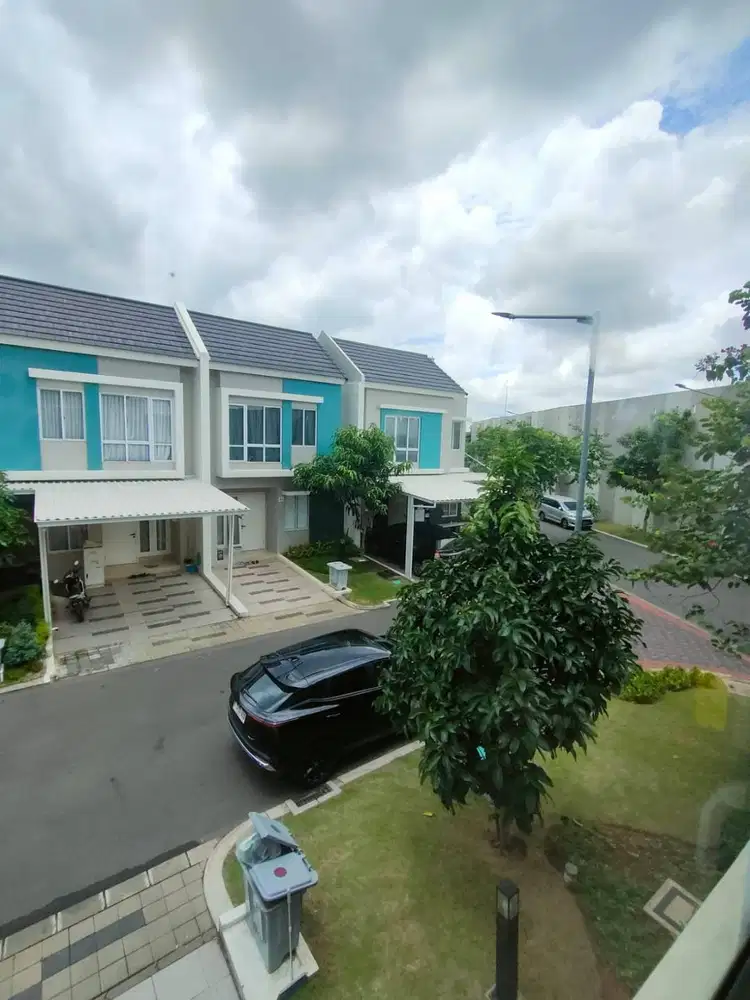 Disewakan Rumah  HOOK 2 lantai di Agnesi gading serpong