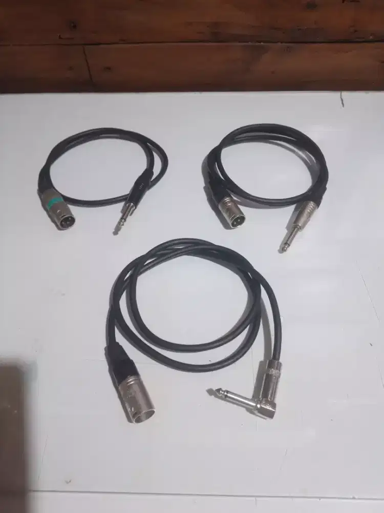 KABEL AUX MALE TO AKAI @60 CM (3 BUAH)