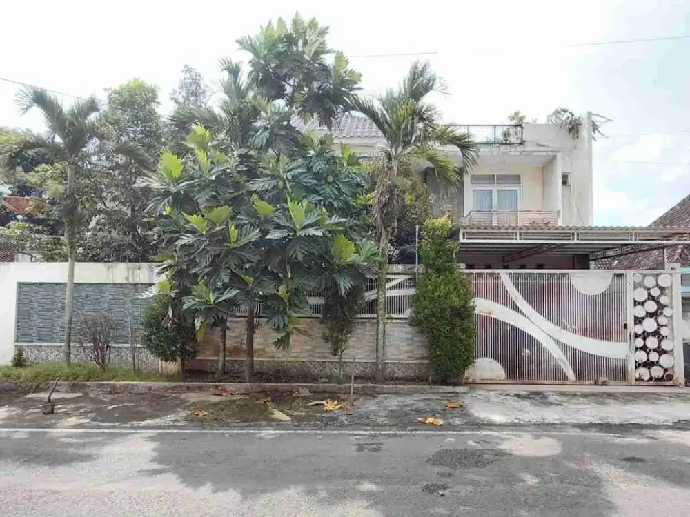 Rumah Bagus Dan Terawat di Tengah Kota Malang di jalan pulau-pulau