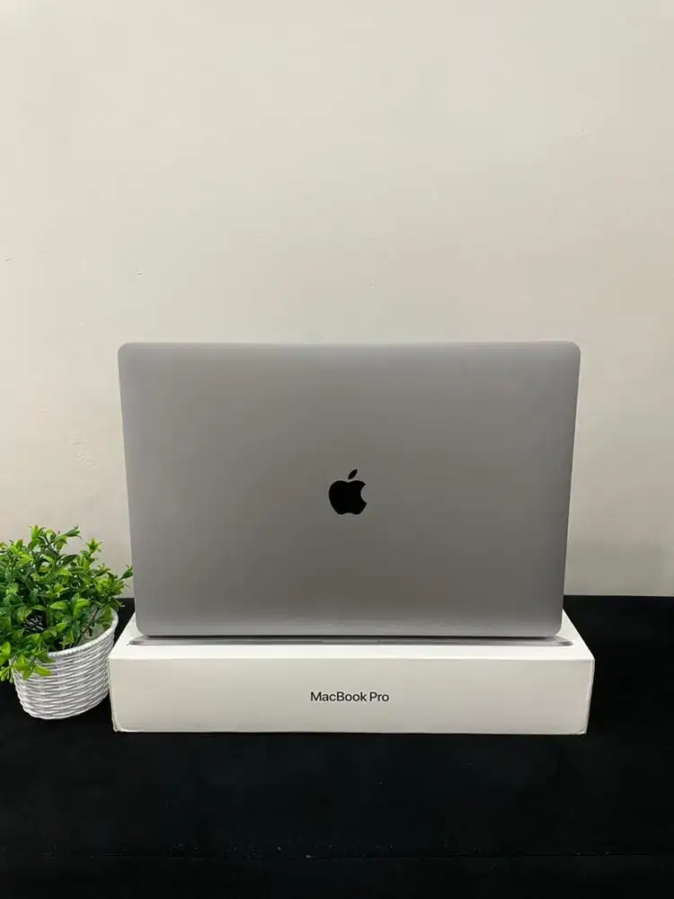 MacBook Pro 2019 iBox 16inch 16/1TB Core i9 mulus Fullset Ori