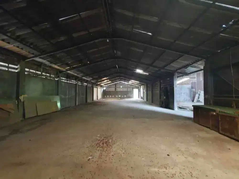 Sewa Tanah+Gudang Strategis Pinggir Jalan Raya Rumpin – Bisa sewa sebagian