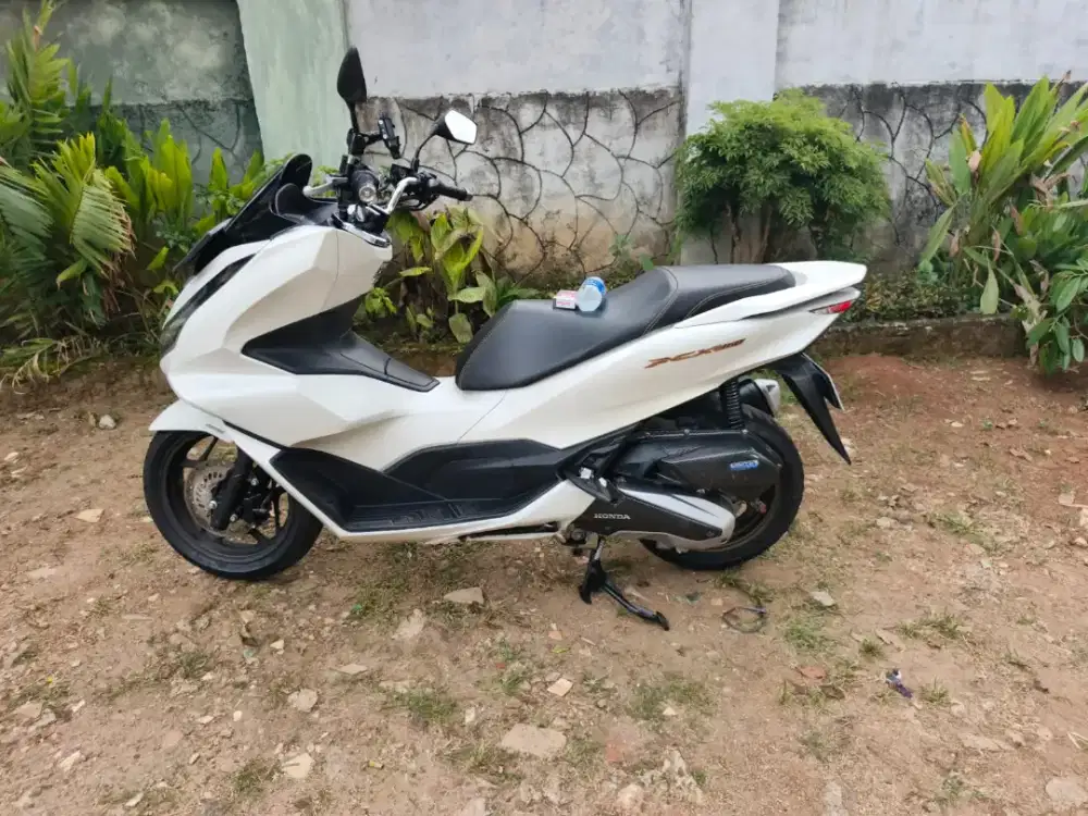 Di jual Honda PCX ABS Surat Komplit, kondisi mesin dan bodi Oke,