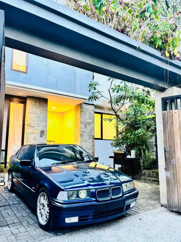 BMW 318i 1996 Bensin