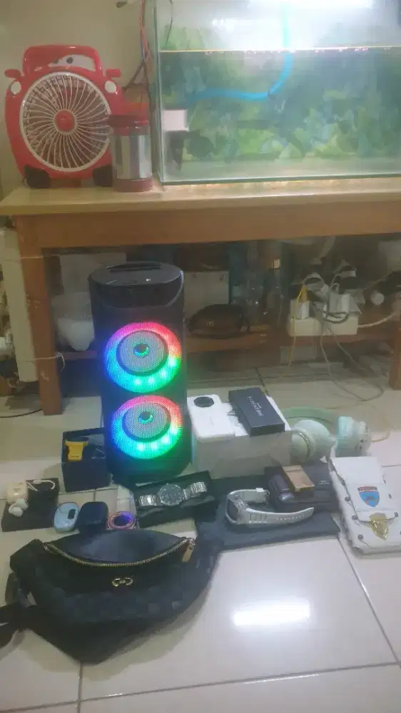 Pernak pernik jam speker