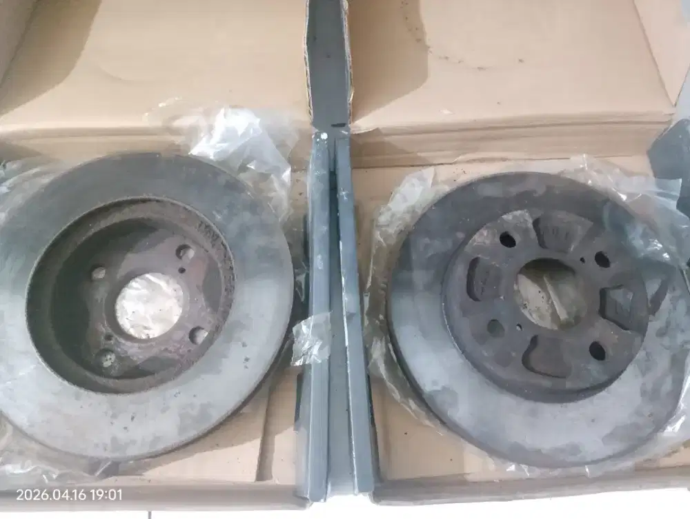 Disk brake / piringan cakram , tape ori ayla 2015