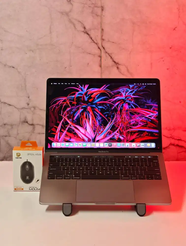 MacBook Pro 2019 i7 RAM 16GB SSD 512GB Murah Like New Fullset