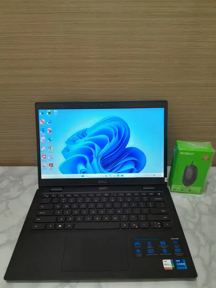 Dell 3420. Core i5 Gen 11, Ram 8GB, SSD 250GB, Vga intel irisXE, 14in