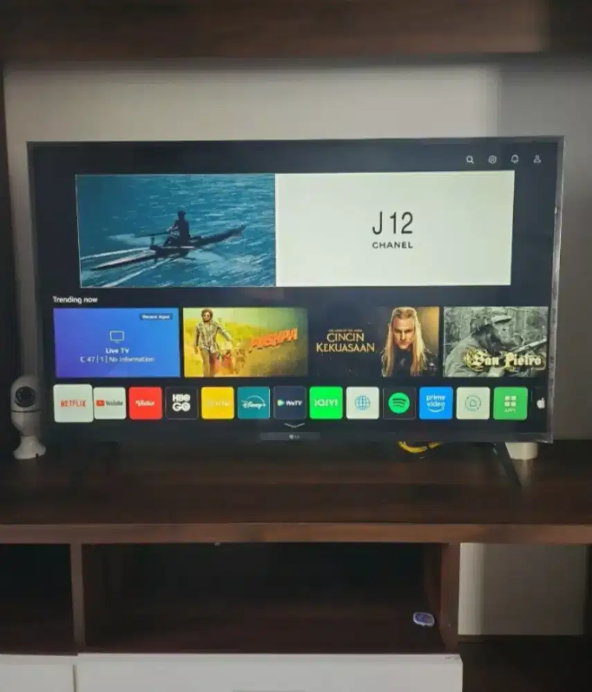 Dijual TV UHD 4K LED LG smart TV 43 inch digital bluetooth .mulus