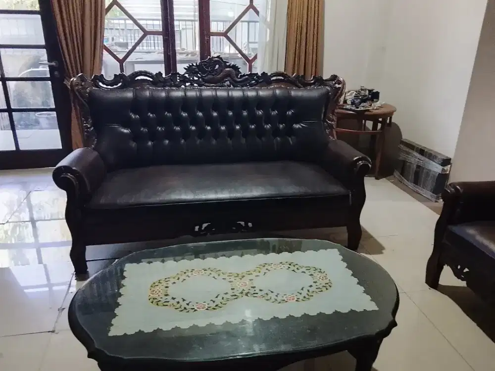 Kursi tamu elegan bahan jati