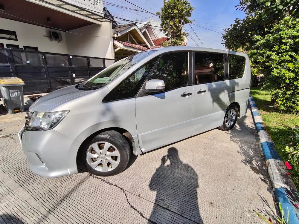 Nissan Serena 2015 Bensin