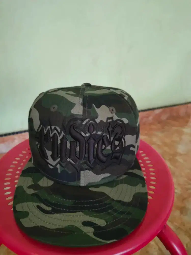 Topi brand original