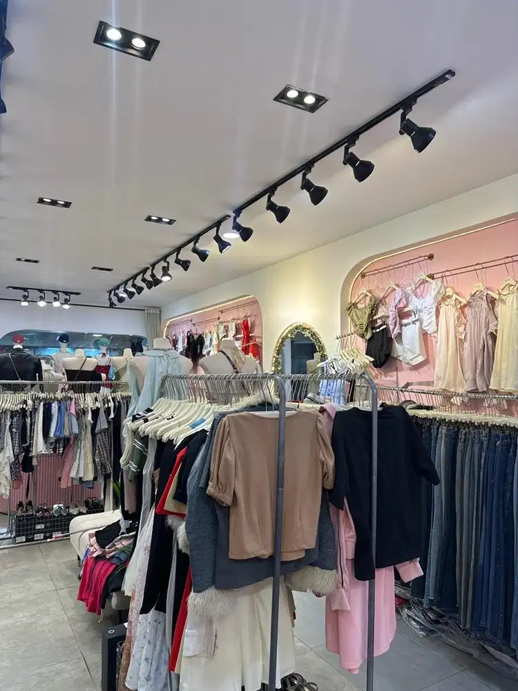 DICARI KARYAWATI SPG TOKO BAJU