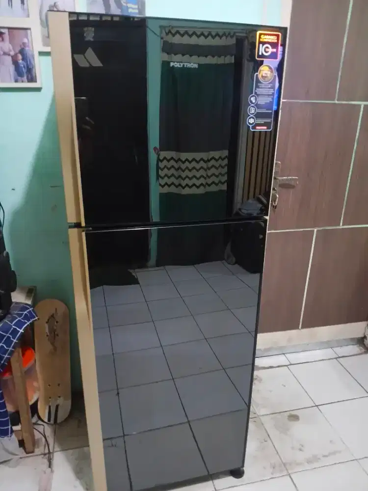 Kulkas 2 pintu Polytron mulus no minus