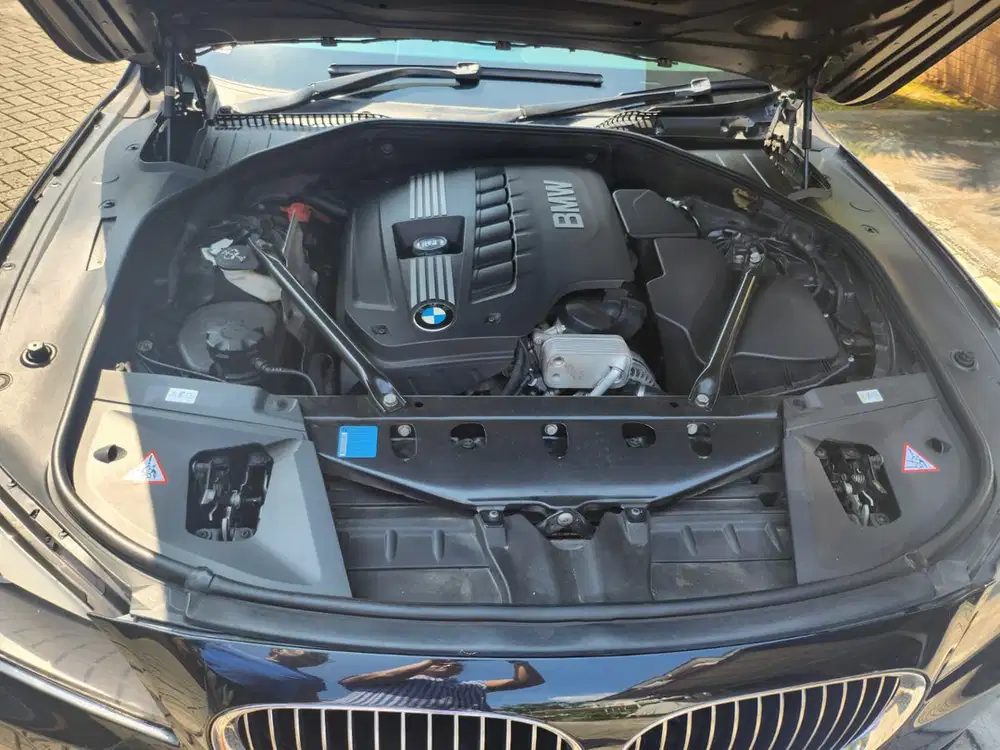 BMW 730Li 2010 Bensin
