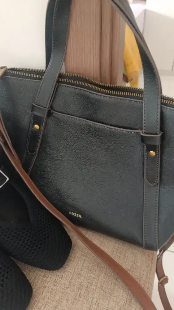 Tas fossil sling bag