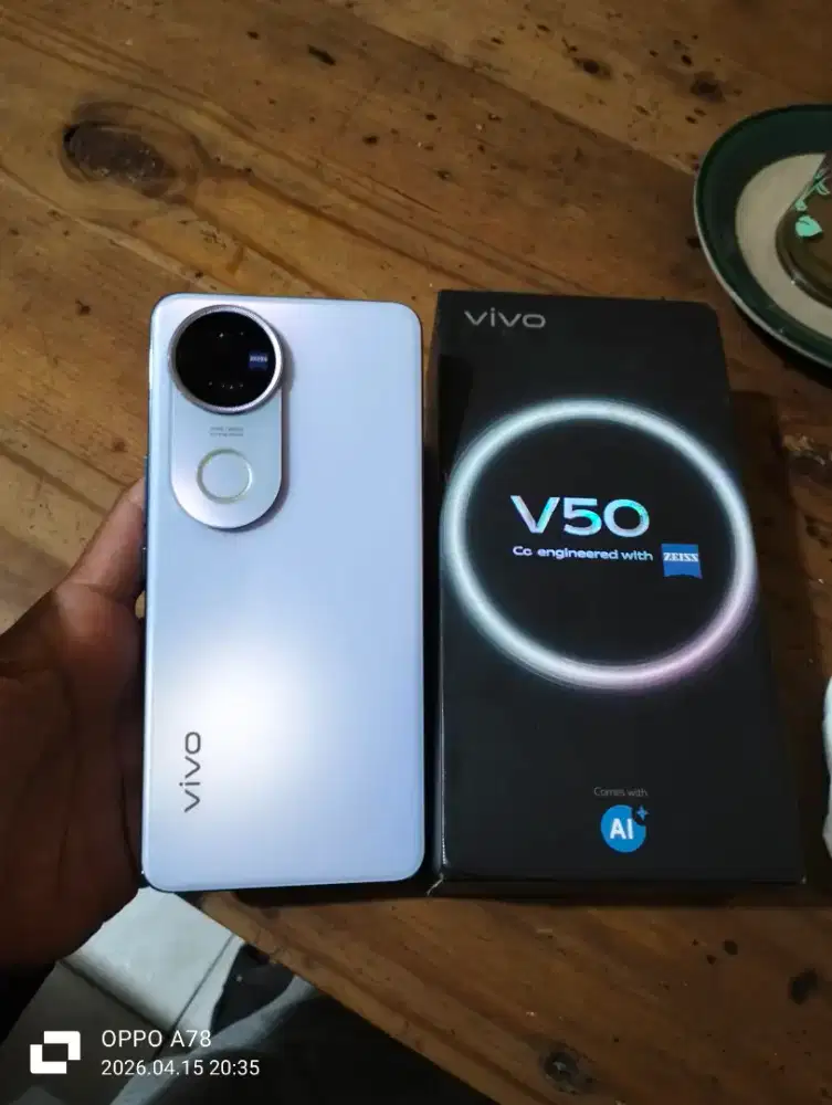 Vivo V50 5g 12/256 garansi on