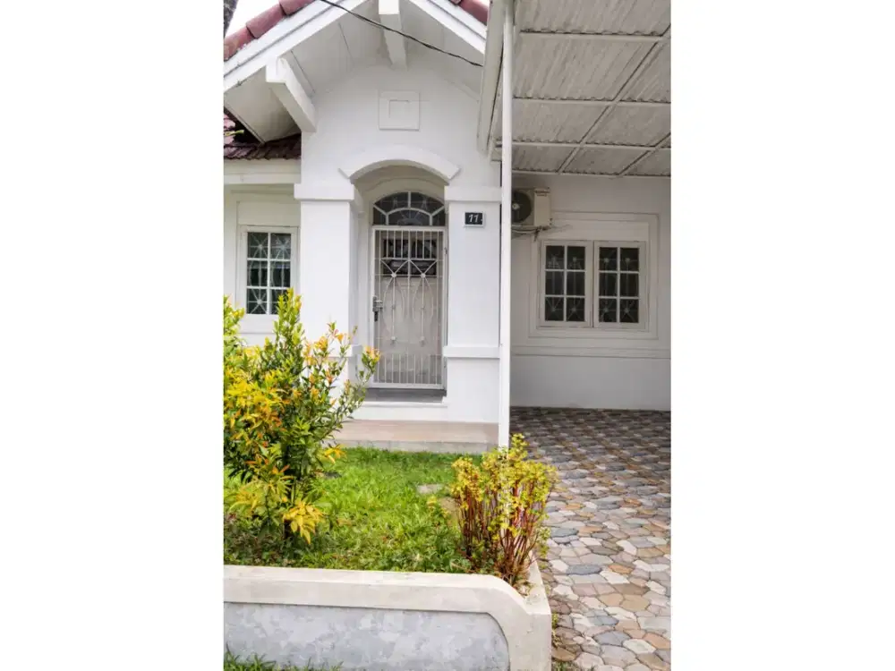 DIJUAL RUMAH MEWAH BAGUS SIAP HUNI HARGA NEGO DI SENTUL CITY