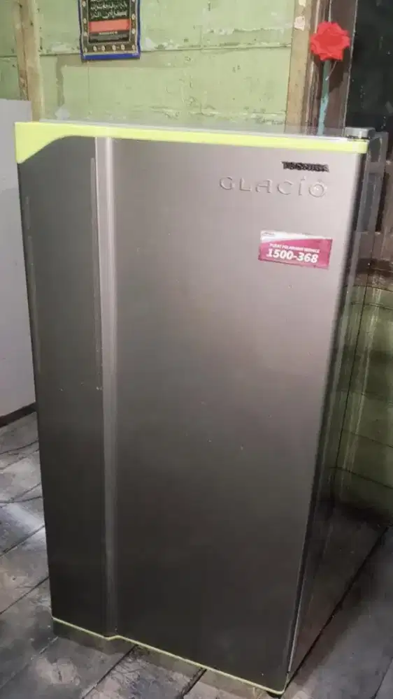 Kulkas 1pintu toshiba Glacio siap pakai,no minus.