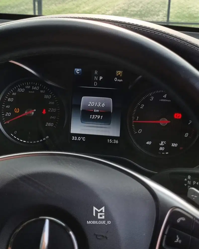 Mercedes-Benz GLC300 2019 Bensin