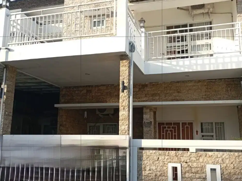 Rumah Bagus 2 Lantai Full Furnished Disewakan, di Area Jimbaran