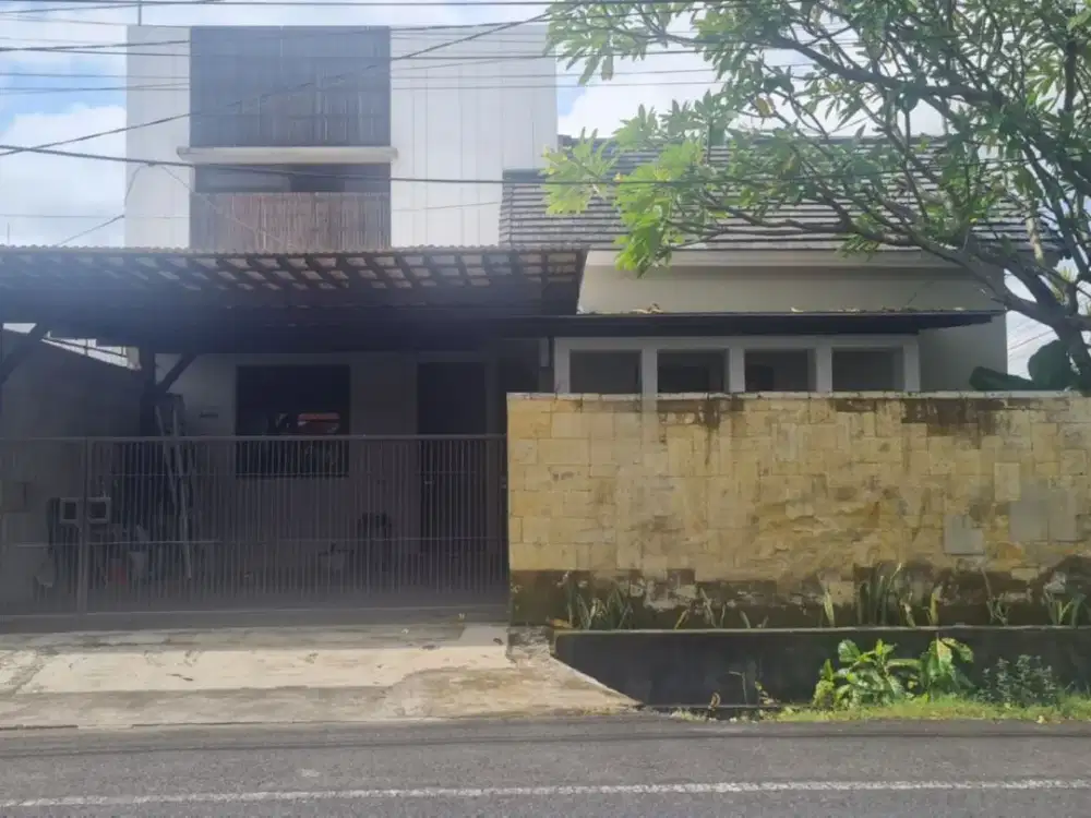 Rumah Bagus Full Furnished Disewakan, di Muding Kerobokan Area