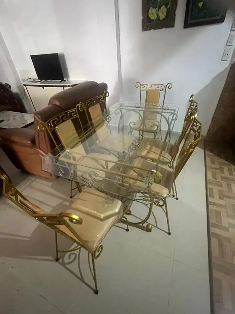 1 Set Meja Makan besi