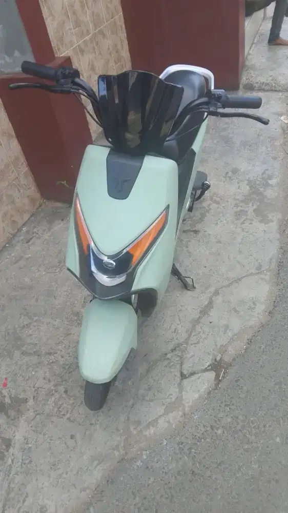 Dijual sepeda listrik nego tipis bosku...