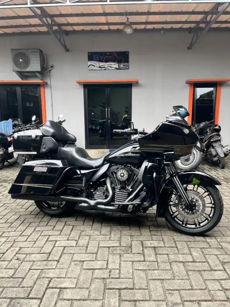 Harley Davidson Roadglide Ultra 2012 full paper mabua