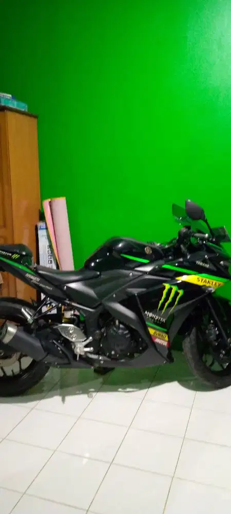 Yamaha R25 moviestar