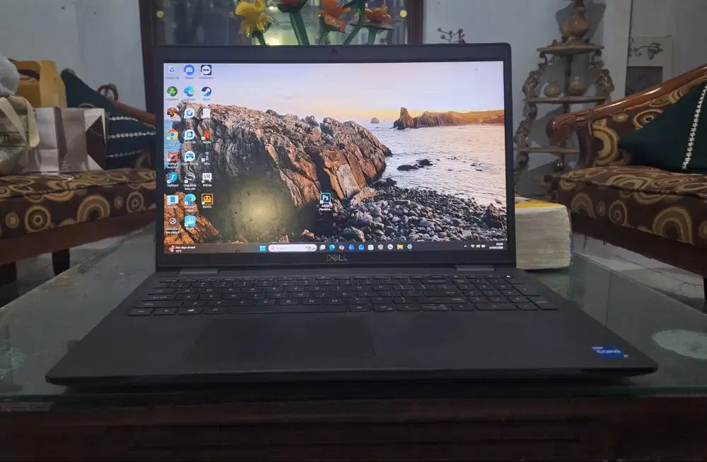 Dijual DELL Latitude 3520 15.6inch